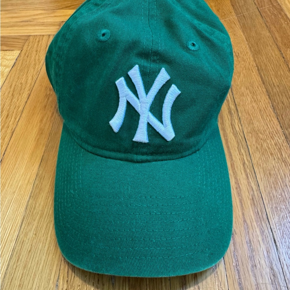 Adjustable New Era Core Classic 2.0 New York Yankees Hat - Green with White Logo